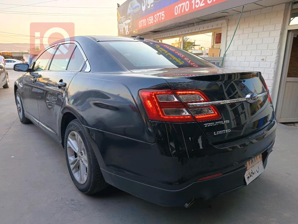 Ford Taurus